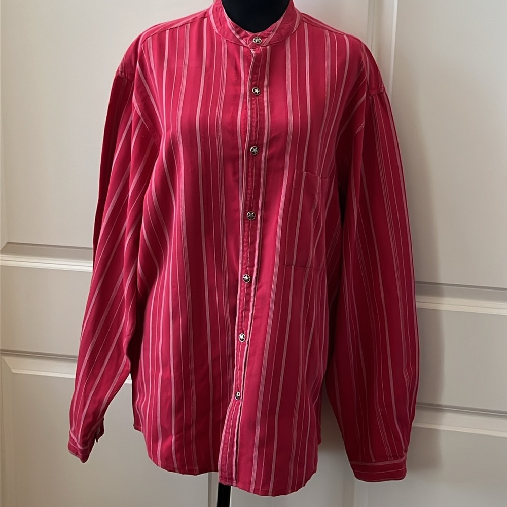 Scully Red and White Striped Men’s Size M Star Button Shirt